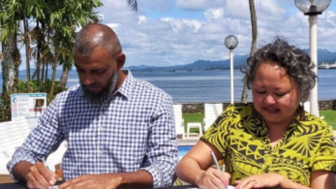 Holiday Inn and Leadership Fiji sign Partnership